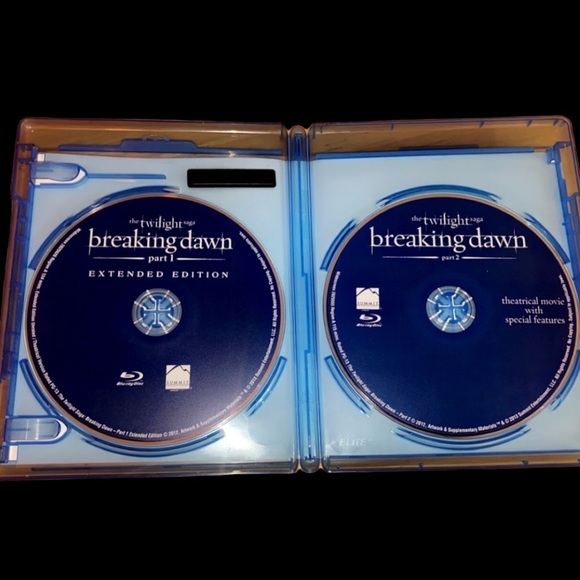 The twilight saga: Breaking Dawn part 1 & 2 Blu-ray DVD - Picture 3 of 3
